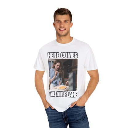 here comes the airplane